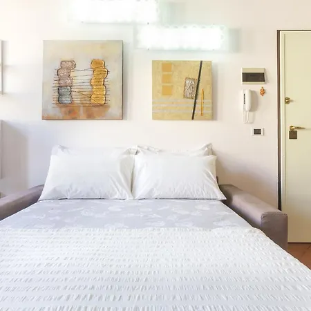 アパート Duplex In Centro Con Posto Auto Privato フェラーラ