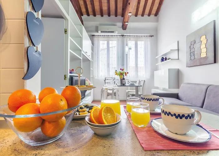 Duplex In Centro Con Posto Auto Privato Διαμέρισμα Φεράρα