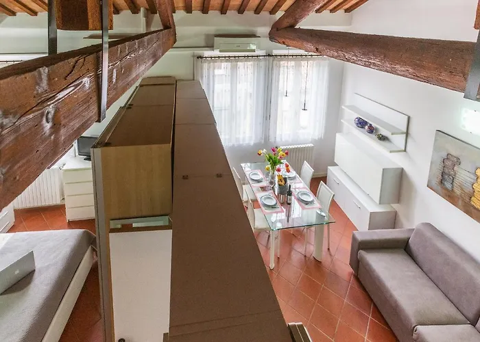 Duplex In Centro Con Posto Auto Privato Διαμέρισμα *